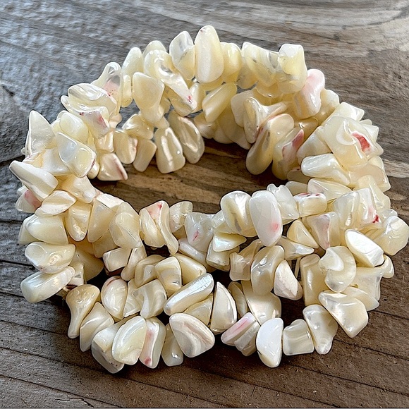 VINTAGE 1950s Sea Shell stretch cuff bracelet - Picture 4 of 16